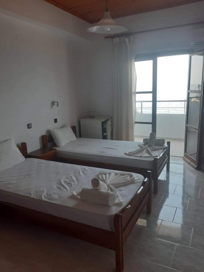 Hotel Tarra à Agía Rouméli Extérieur photo